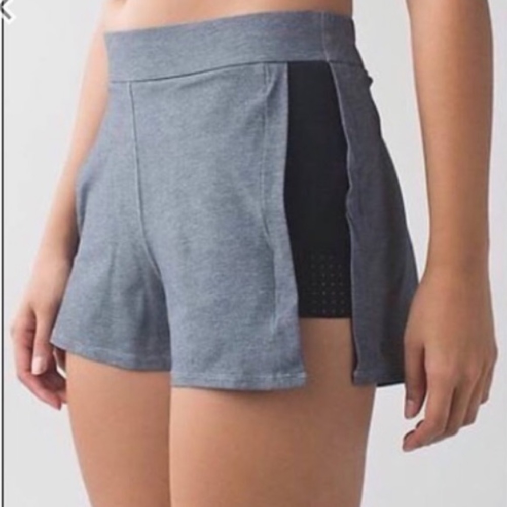 Lululemon On the Go Short Heathered Grey